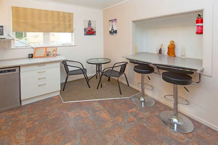 70 Vandeleur Avenue Birkdale_5