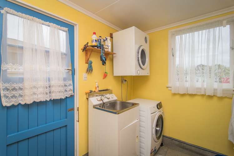 104 Pages Road Marchwiel_11