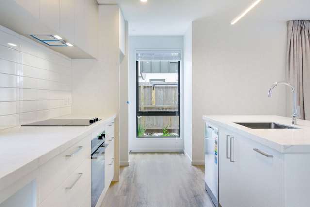 2/16 Moule Street Addington_3