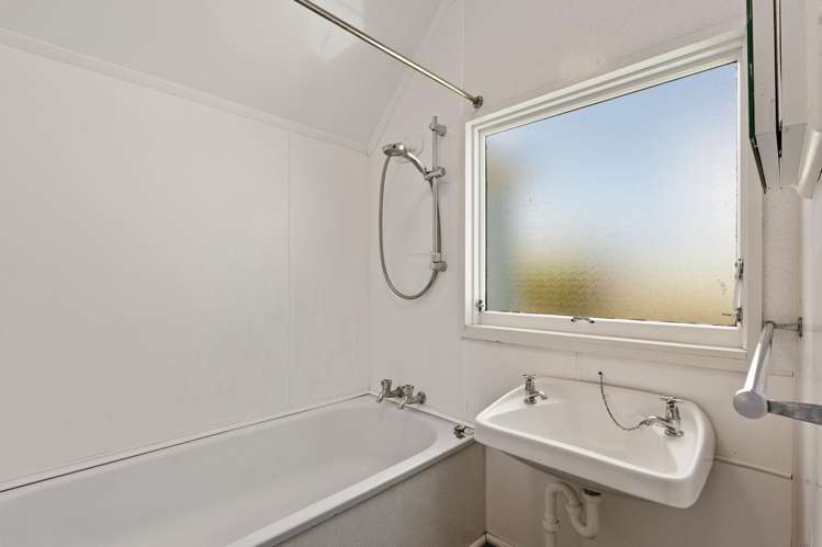 1 and 2/107 Rowley Avenue Hoon Hay_10