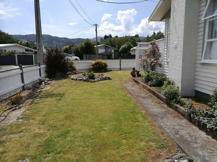 7 Hardie Grove Featherston_11