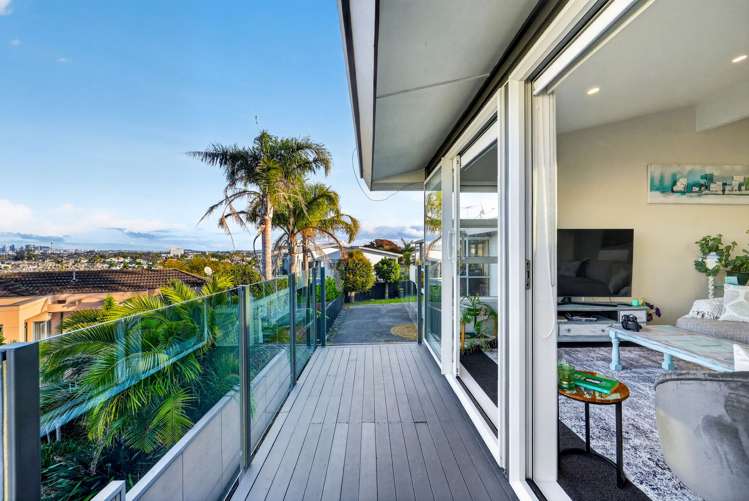 1/64 Seaview Road Castor Bay_34