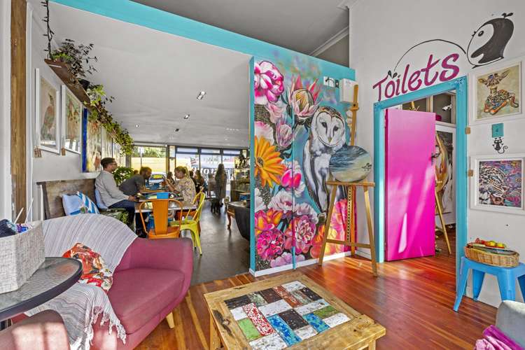 12 Bow Street Raglan_12