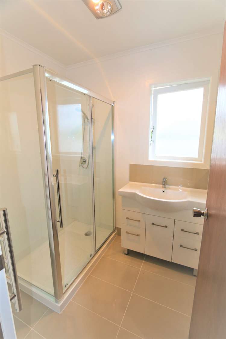 13 Rixon Place Te Atatu Peninsula_11