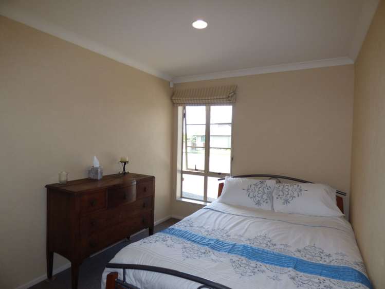 6 Sandowne Close Rototuna North_11