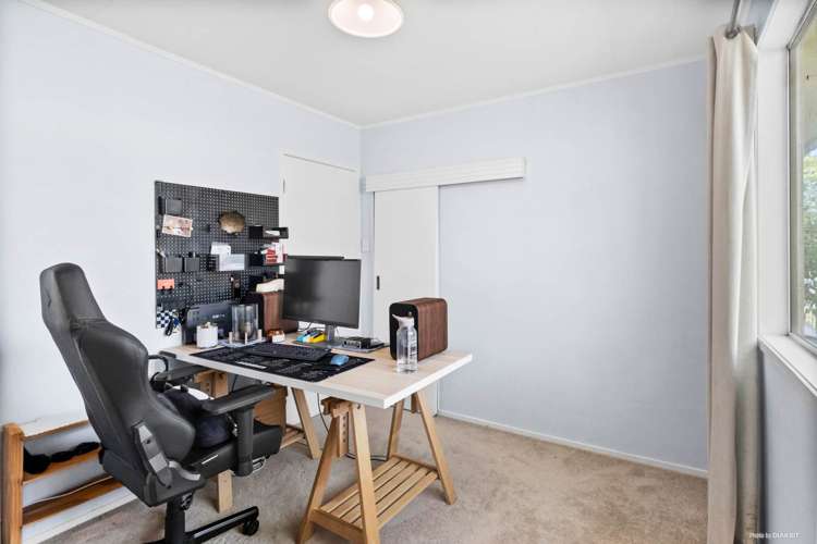 2 Surman Place Glen Eden_15