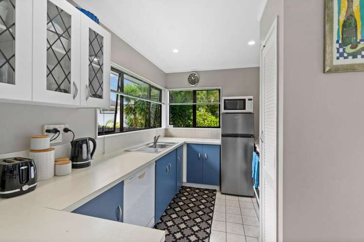 102 Fairway Drive Te Kamo_1