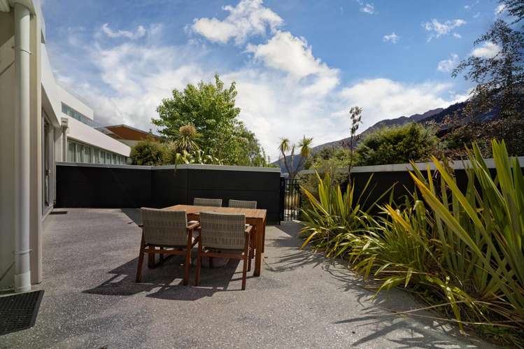 24/16 Kent Street Queenstown Hill_4