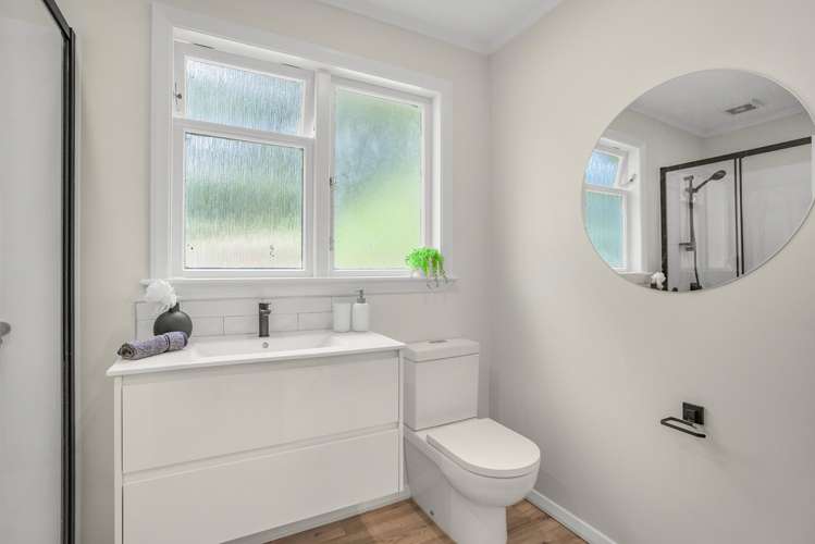 26 York Place Cannons Creek_9