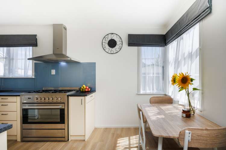 42 Clyde Crescent Roslyn_13