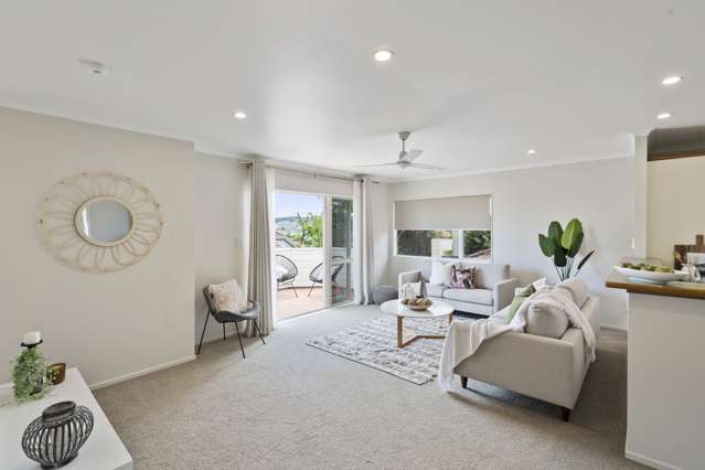 8a Margaret Henry Crescent Oteha_4