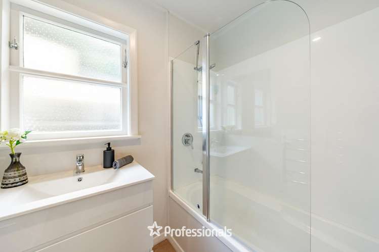 83 Coast Road Wainuiomata_10