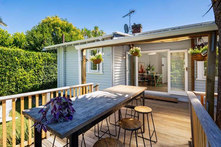 7 Thomas Avenue Mount Albert_5