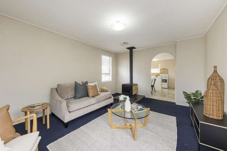 12 Escort Grove Awapuni_3