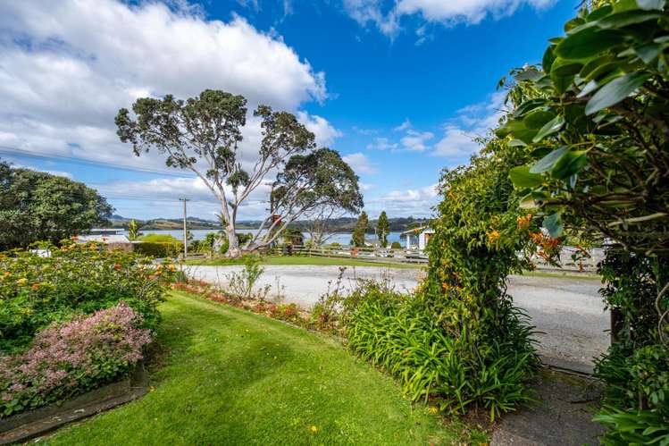 18 Grey Street East Mangonui_24