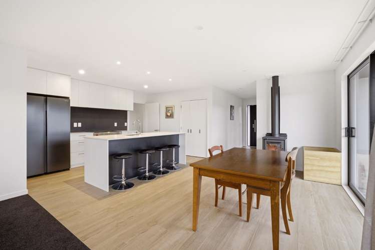 45 Suffolk Drive 11099_3
