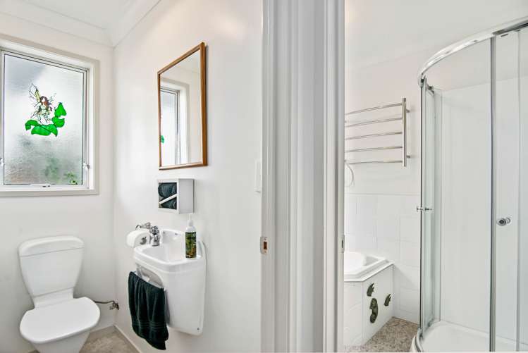 7 Lowburn Place Clover Park_16