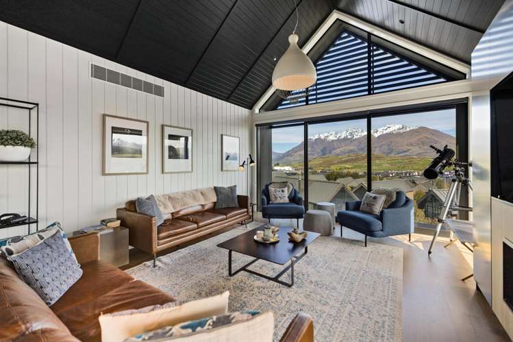 17 Falconer Rise Jacks Point_0