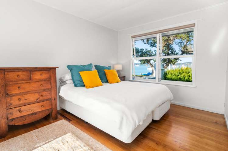 49 The Strand Russell_7