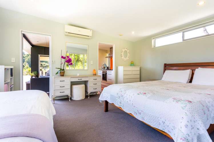 296 Piha Road Piha_15