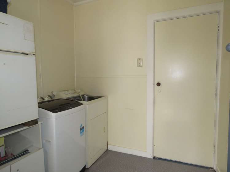 8 Ranft Street Reefton_14