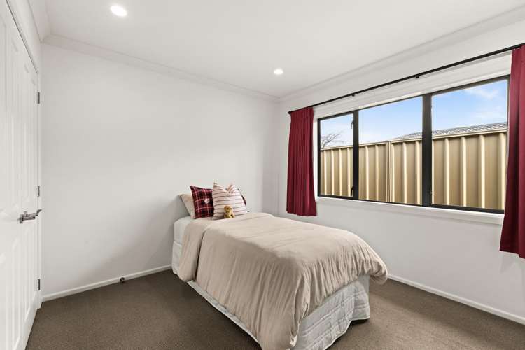 5 Lardon Place Frimley_10