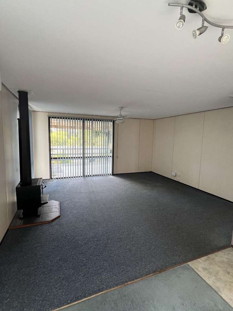 2/141 Carnoustie Drive Wattle Downs_3