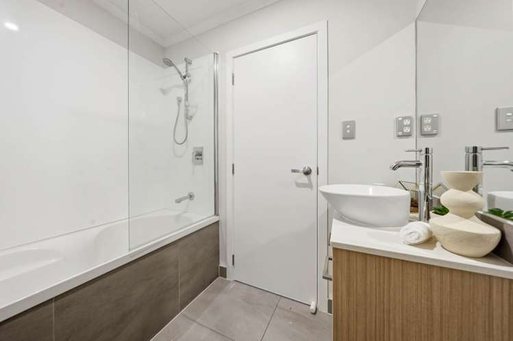 5 Panakenake Way Flat Bush_22
