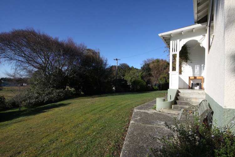 9 Black Road Otatara_14