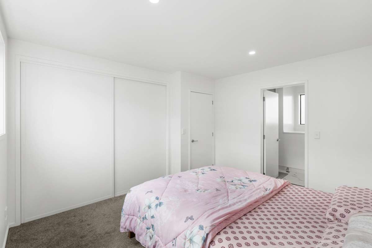 2/35 Chester Street West_1