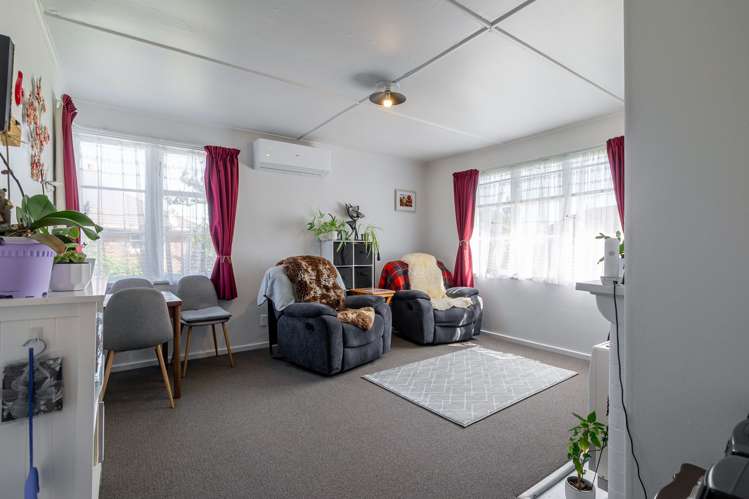 39 Andrew Avenue Roslyn_11