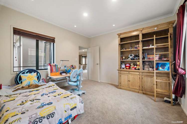 30 English Oak Drive Schnapper Rock_12