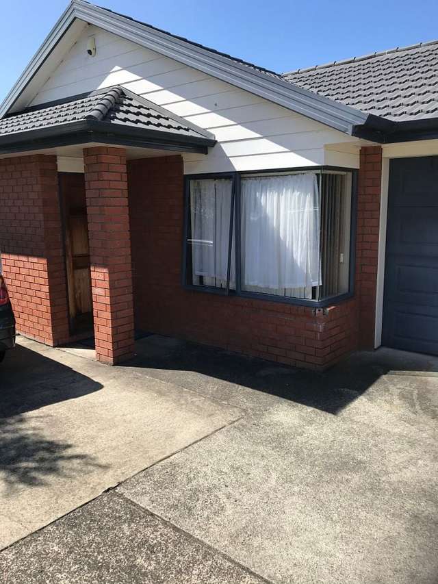 Charming 3BR Ranui Retreat near Henderson Heights