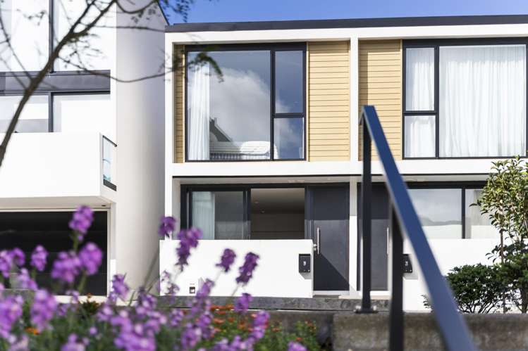 19 Jean Caldwell Way Island Bay_0