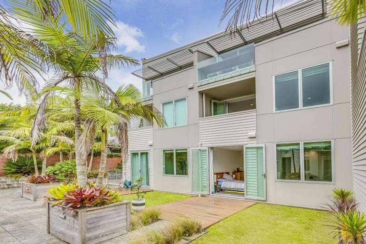 2/117 Shelly Beach Rd_0