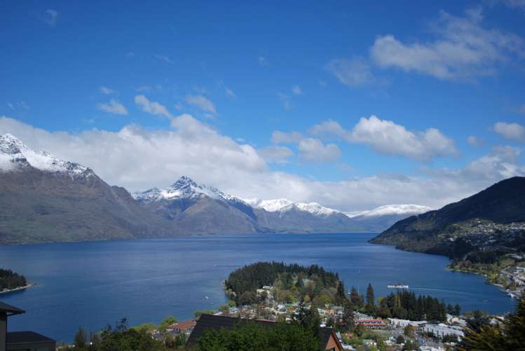 2/10 Manchester Place Queenstown_14