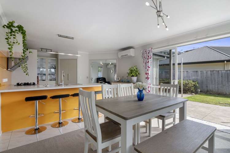 74 Washbourn Drive Richmond_8