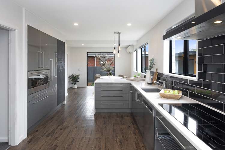 1/1 Greers Road Ilam_2