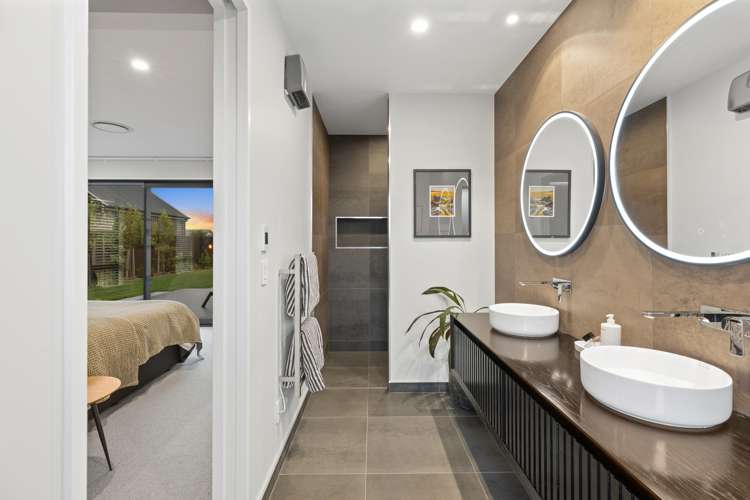 68 Vernon Drive Lincoln_15