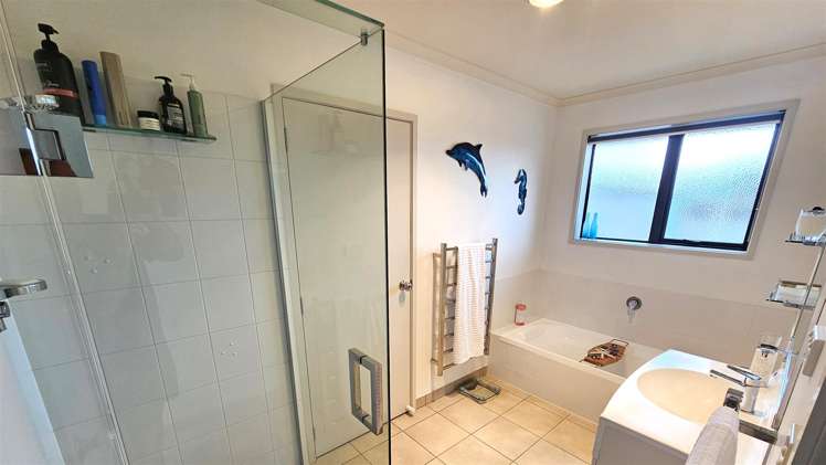 106 Benjamin Place Matarangi_16