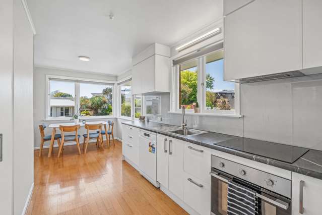 18 Bristol Avenue Brookfield_3