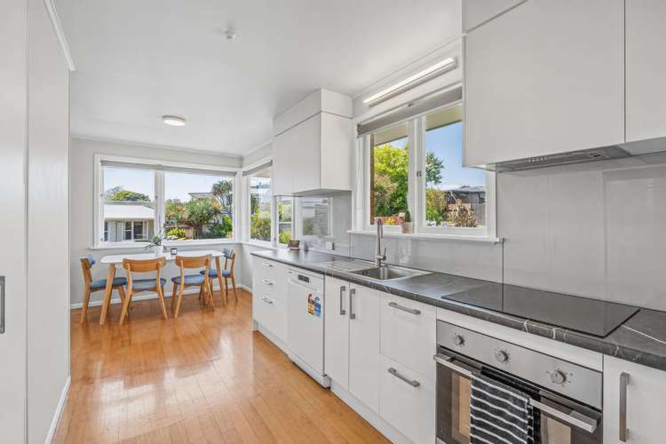 18 Bristol Avenue Brookfield_3