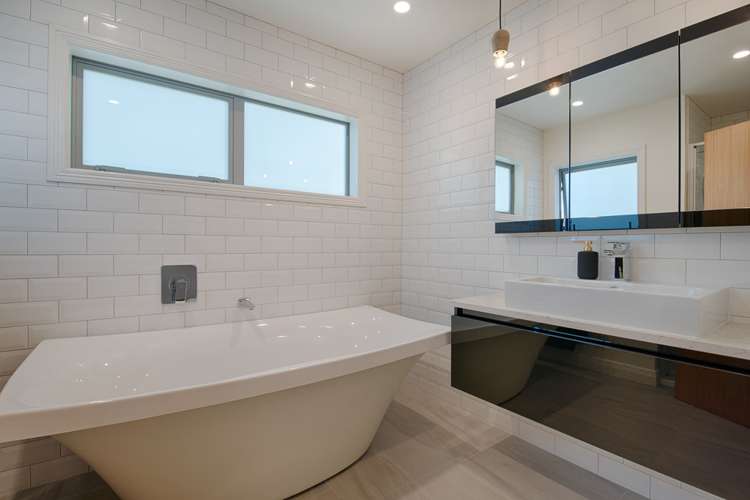 16 Commodore Parry Road Castor Bay_15