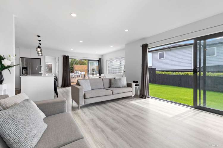 9 Eastview Crescent Stanmore Bay_7