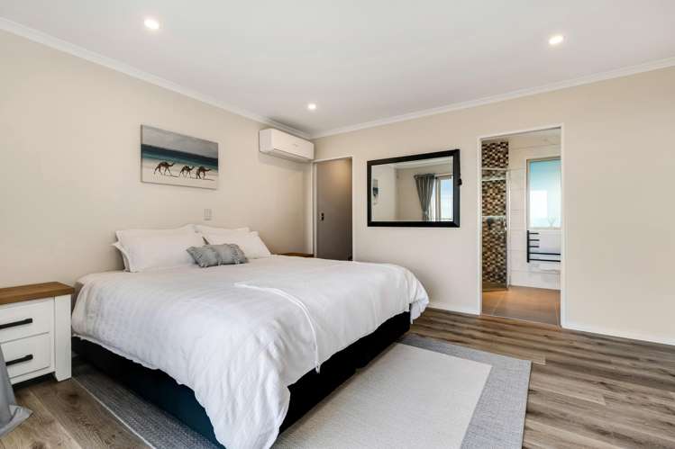 20 Grovenor Drive Orewa_16