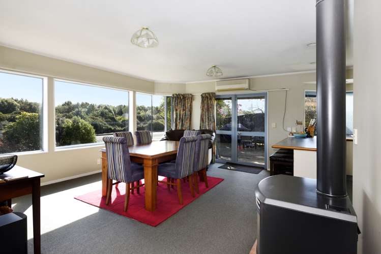 61 Aldinga Avenue Stoke_5