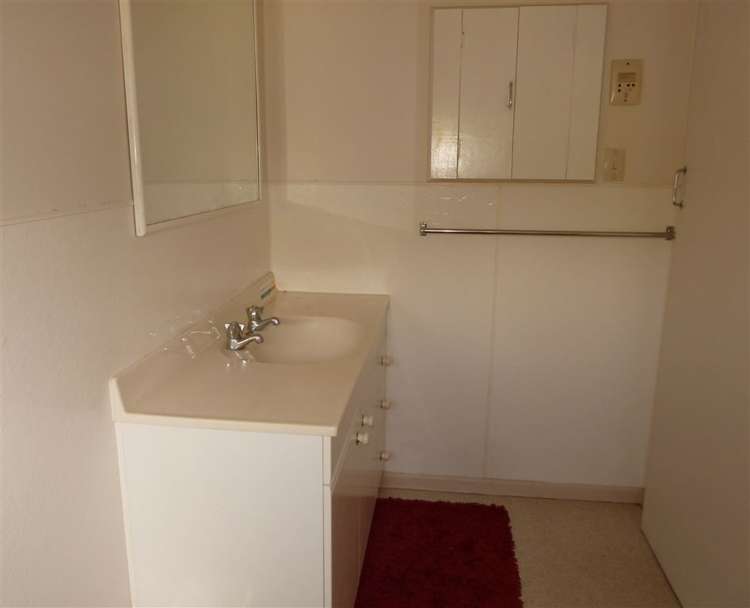 21 West Crescent Te Puru_11