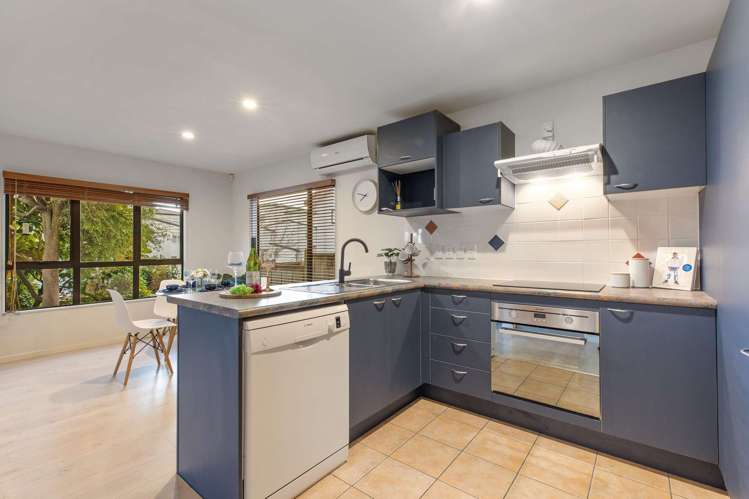 4/42 Fields Parade Oteha_1