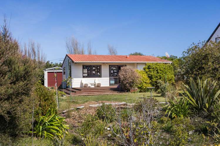 8 Cousins Avenue East Foxton Beach_16