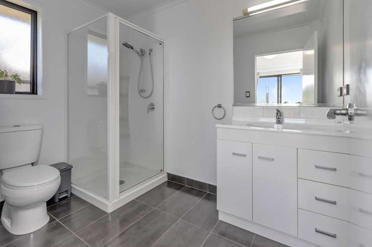 33 Ocean View Rise Ruakākā_15